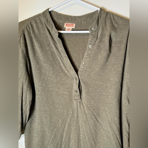 Olive green top size 2X - Picture 3 of 3